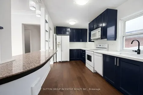 65 Barrhead Crescent Toronto ON M9W 3Z8