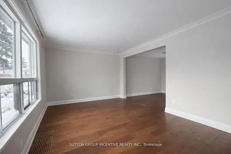 65 Barrhead Crescent Toronto ON M9W 3Z8