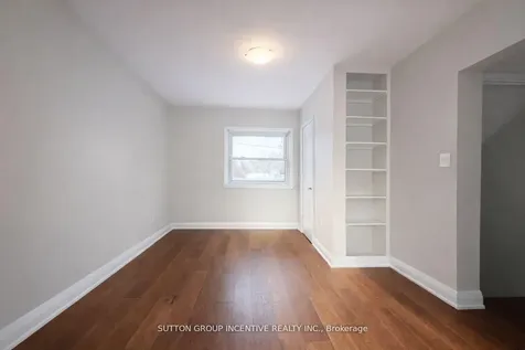 65 Barrhead Crescent Toronto ON M9W 3Z8