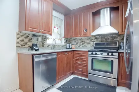 10 Coppermill Drive Toronto ON M9W 3Z3