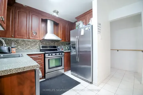 10 Coppermill Drive Toronto ON M9W 3Z3