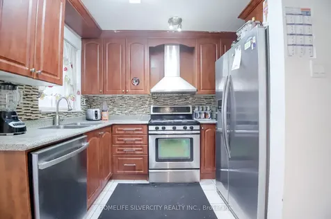 10 Coppermill Drive Toronto ON M9W 3Z3