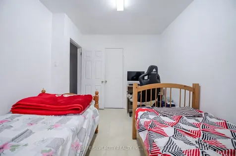 10 Coppermill Drive Toronto ON M9W 3Z3