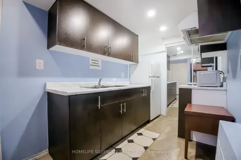 10 Coppermill Drive Toronto ON M9W 3Z3