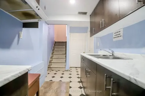 10 Coppermill Drive Toronto ON M9W 3Z3