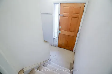 10 Coppermill Drive Toronto ON M9W 3Z3