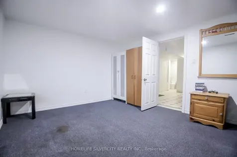 10 Coppermill Drive Toronto ON M9W 3Z3