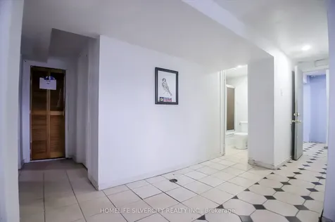 10 Coppermill Drive Toronto ON M9W 3Z3