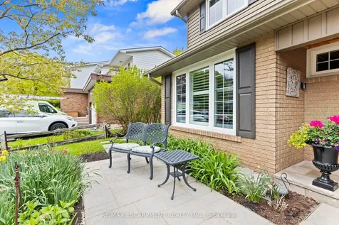 1189 Lambeth Road Oakville ON L6H 2C9