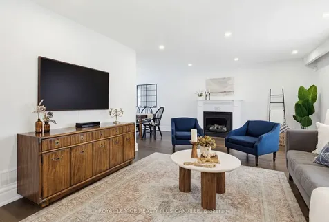 318 Mary Street Oakville ON L6K 3P6