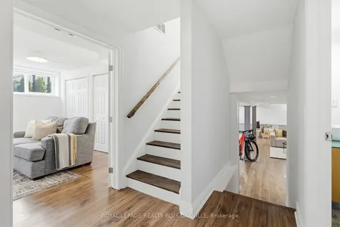 318 Mary Street Oakville ON L6K 3P6
