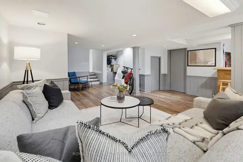 318 Mary Street Oakville ON L6K 3P6