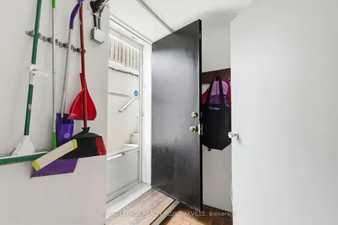 318 Mary Street Oakville ON L6K 3P6