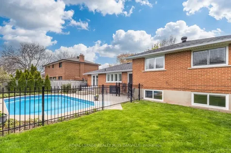 318 Mary Street Oakville ON L6K 3P6