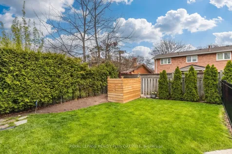 318 Mary Street Oakville ON L6K 3P6