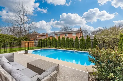 318 Mary Street Oakville ON L6K 3P6
