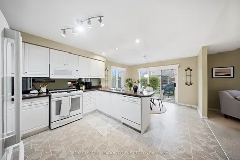 20 Huffmann Drive Halton Hills ON L7G 5W4