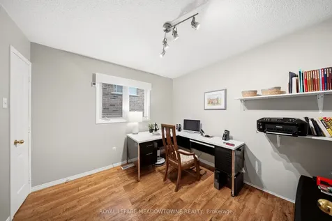 20 Huffmann Drive Halton Hills ON L7G 5W4