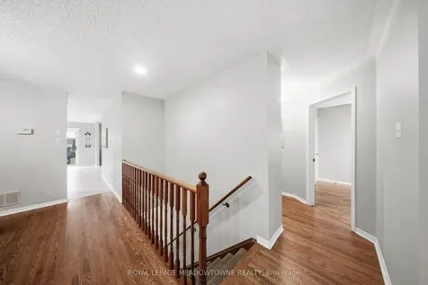 20 Huffmann Drive Halton Hills ON L7G 5W4