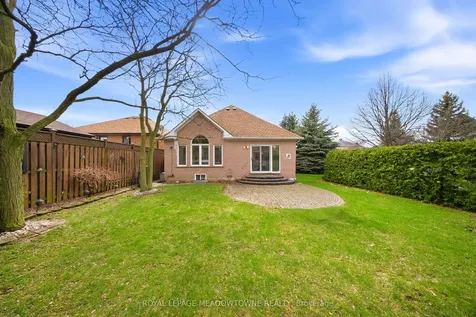 20 Huffmann Drive Halton Hills ON L7G 5W4