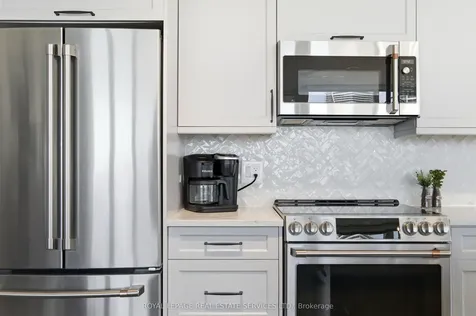 2230 Lake Shore Boulevard W Toronto ON M8V 0B2