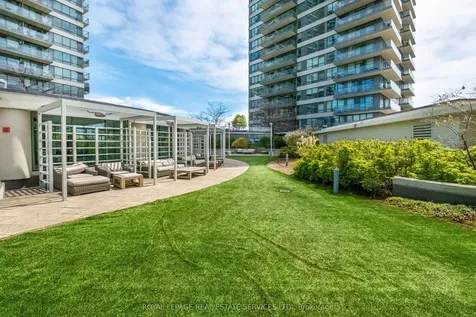 2230 Lake Shore Boulevard W Toronto ON M8V 0B2