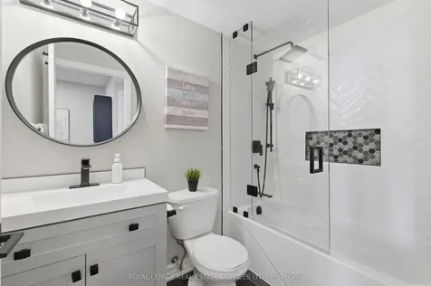 2230 Lake Shore Boulevard W Toronto ON M8V 0B2