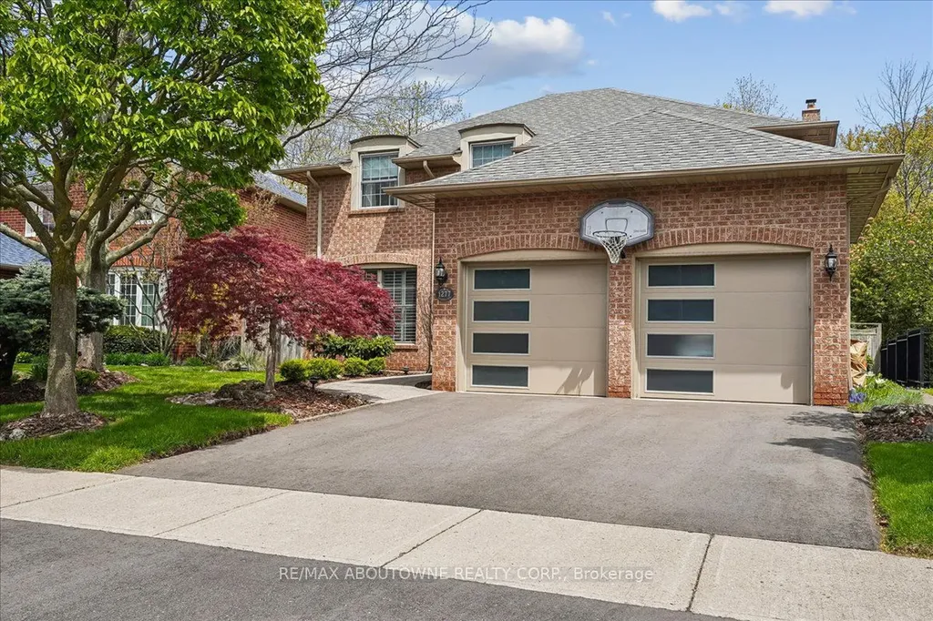 1277 Old Bridle Path Oakville ON L6M 1A3