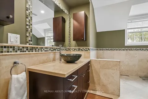 1277 Old Bridle Path Oakville ON L6M 1A3