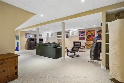1277 Old Bridle Path Oakville ON L6M 1A3