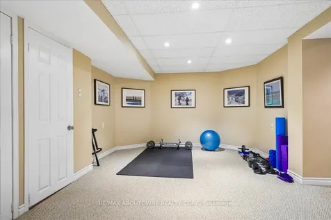 1277 Old Bridle Path Oakville ON L6M 1A3