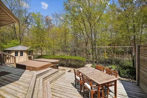 1277 Old Bridle Path Oakville ON L6M 1A3