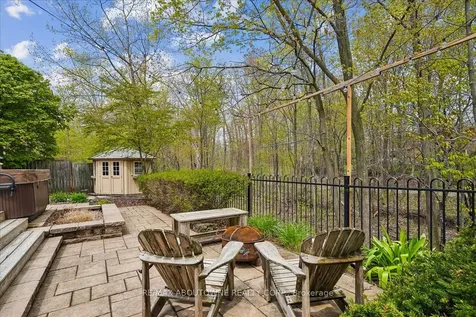 1277 Old Bridle Path Oakville ON L6M 1A3