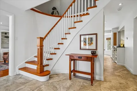 1277 Old Bridle Path Oakville ON L6M 1A3
