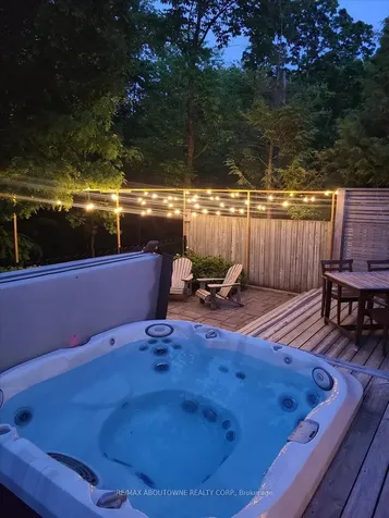 1277 Old Bridle Path Oakville ON L6M 1A3