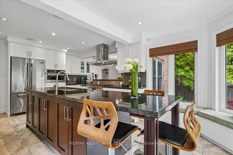 1277 Old Bridle Path Oakville ON L6M 1A3
