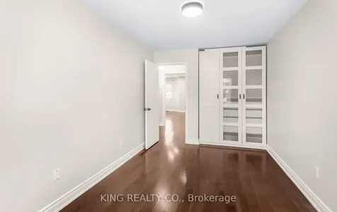 1240 Westview Terrace Oakville ON L6M 3M4