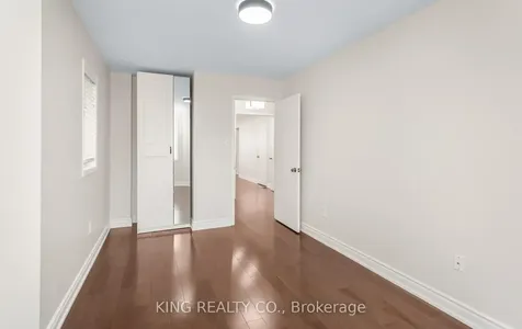 1240 Westview Terrace Oakville ON L6M 3M4