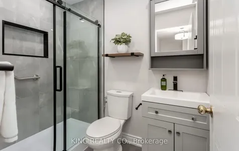 1240 Westview Terrace Oakville ON L6M 3M4