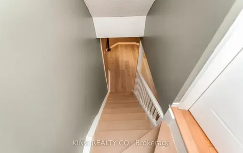 1240 Westview Terrace Oakville ON L6M 3M4