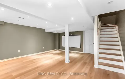 1240 Westview Terrace Oakville ON L6M 3M4