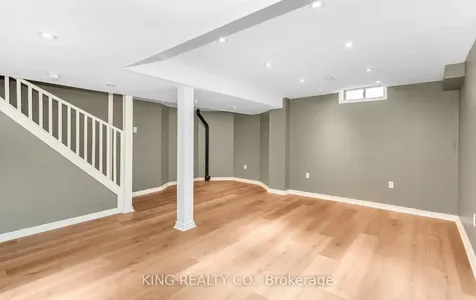 1240 Westview Terrace Oakville ON L6M 3M4