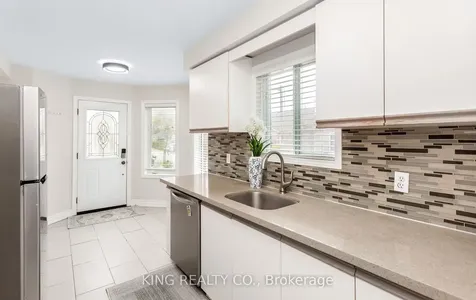 1240 Westview Terrace Oakville ON L6M 3M4