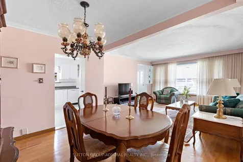 230 Derrydown Road Toronto ON M3J 1S1