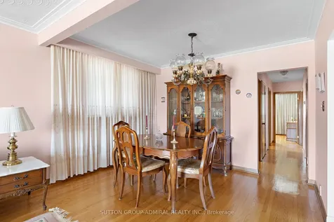 230 Derrydown Road Toronto ON M3J 1S1