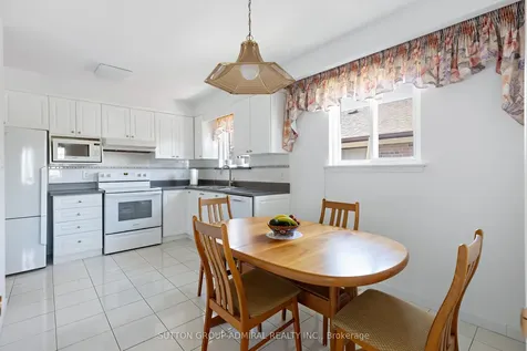 230 Derrydown Road Toronto ON M3J 1S1