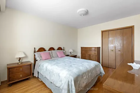 230 Derrydown Road Toronto ON M3J 1S1