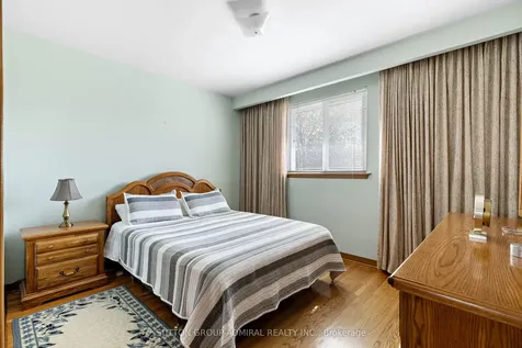 230 Derrydown Road Toronto ON M3J 1S1
