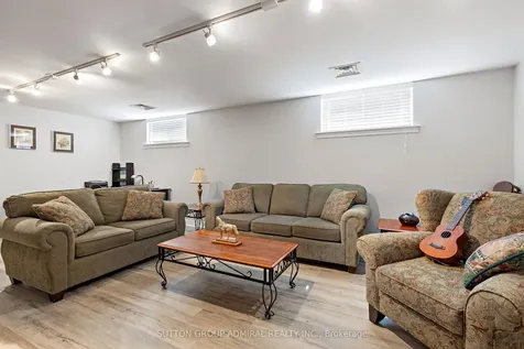 230 Derrydown Road Toronto ON M3J 1S1