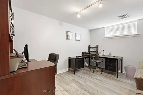 230 Derrydown Road Toronto ON M3J 1S1